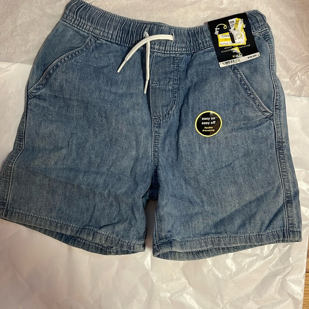 Pull-on jean shorts